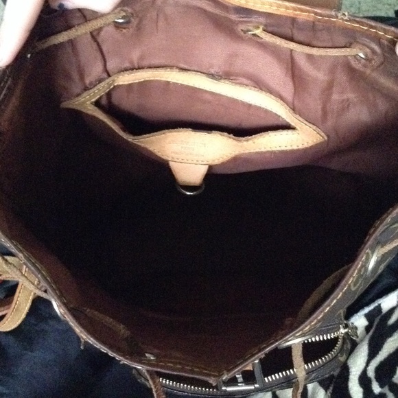 LV backpack - Picture 3 of 4