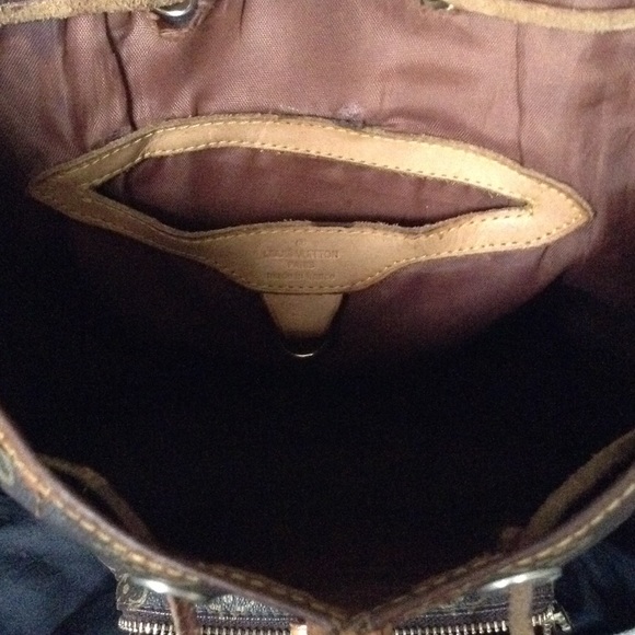 LV backpack - Picture 4 of 4