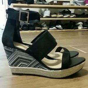 Christian Siriano Wedge sandals 9.5 black white