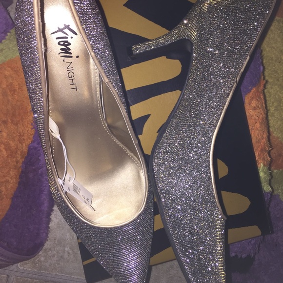 11 glitter pumps! GORGEOUS. NIB. 💖🎉