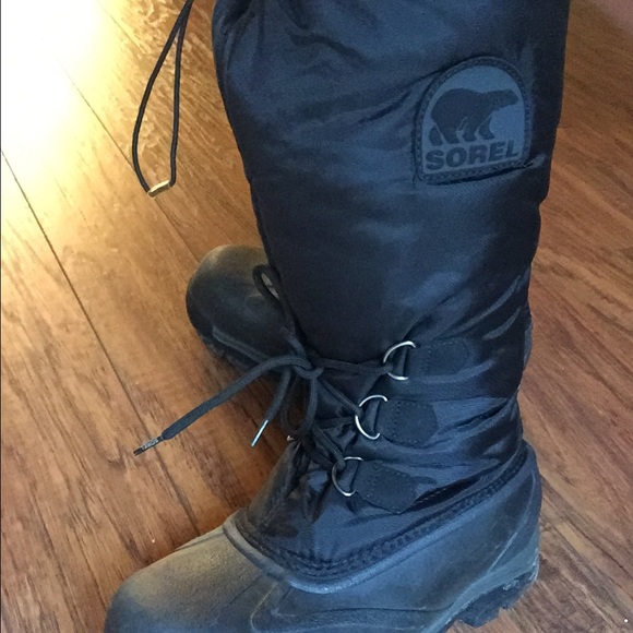 Sorel Black snow boots sz9