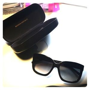 BANANA REPUBLIC sunglass