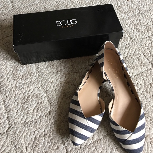 BCBG navy striped flats size 8 1/2