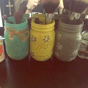 Custom painted mason jars💕