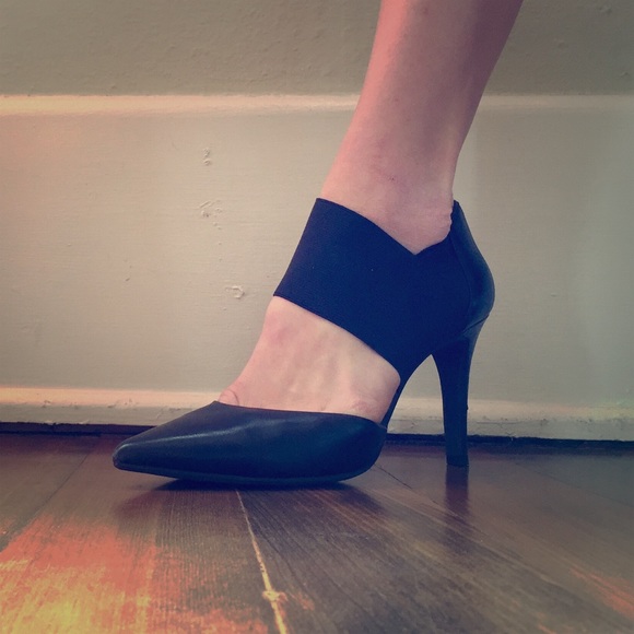 Seychelles Black Leather Pumps - Picture 1 of 4