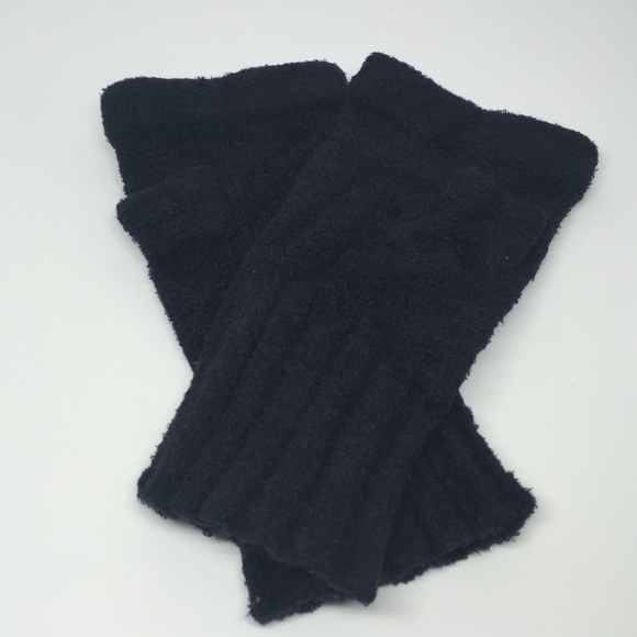 NWOT black fingerless gloves