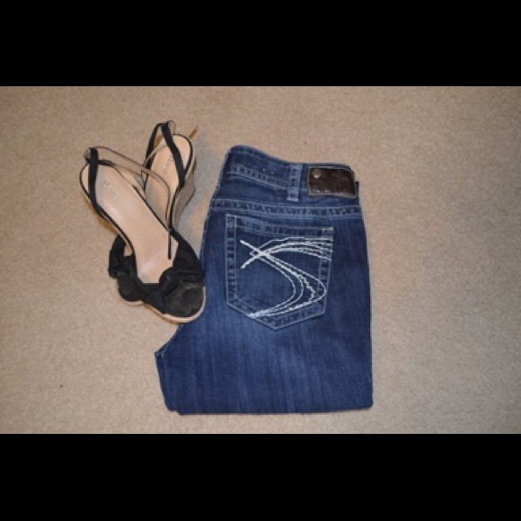 Silver Suki boot cut jeans in great shape
