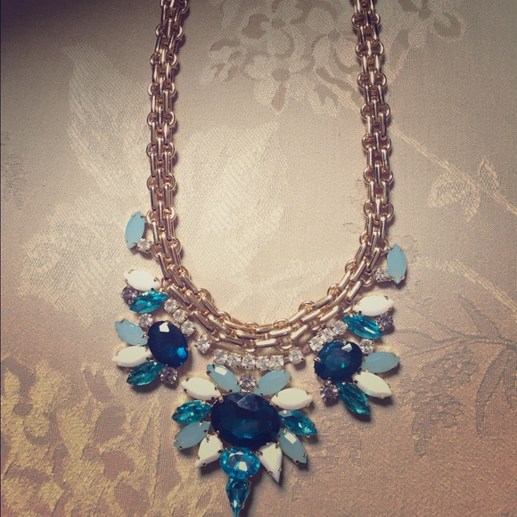 Gorgeous blue stone and crystal diamond necklace