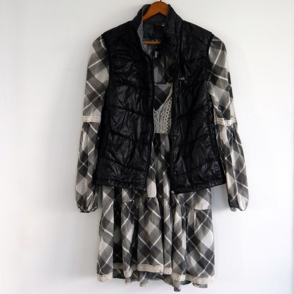 .get technical vest.
