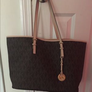 Micheal Kors bag
