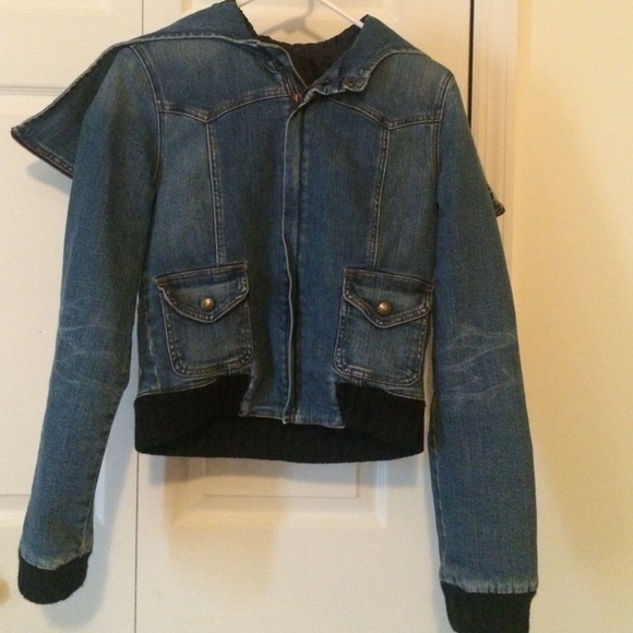 DONATING MONDAY Jean jacket with quilted lining.