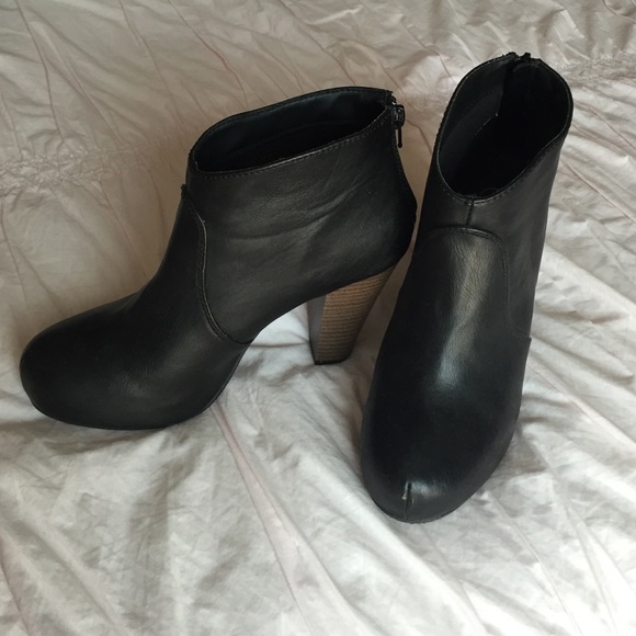 LAST CHANCE SALE‼️ heel booties