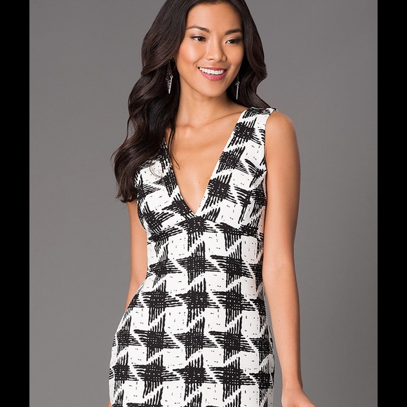 Black and white - Picture 3 of 3