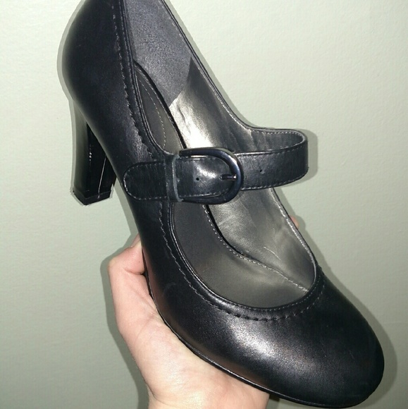 black leather mary jane pumps