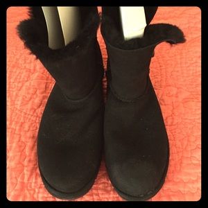 UGGS Black like brand new