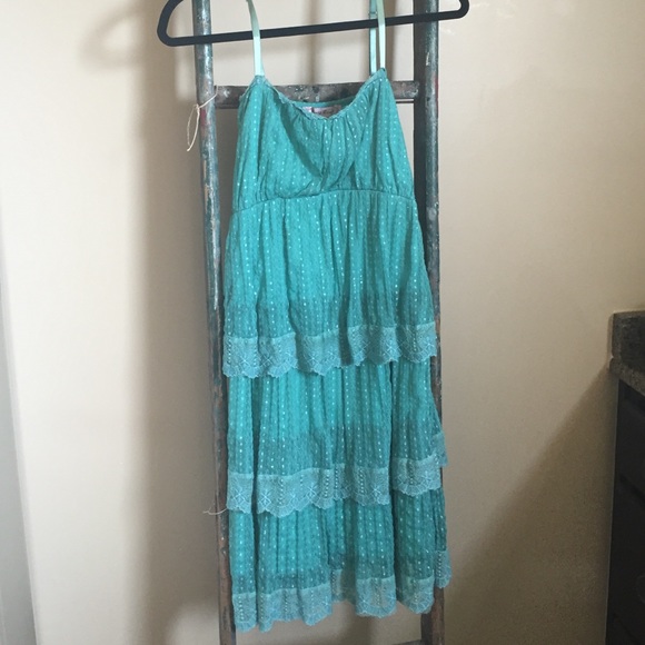 Young essence dress