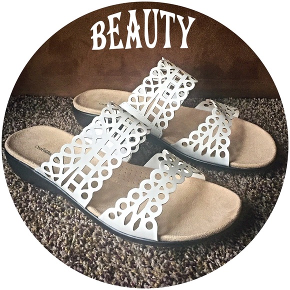 Croft & Barrow Shoes - 🎉SALE🎉💕Perfect & Chic White Sandal 10💕