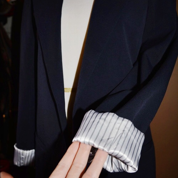 WORN ONCE Small navy blazer by Silence & Noise - Picture 3 of 4