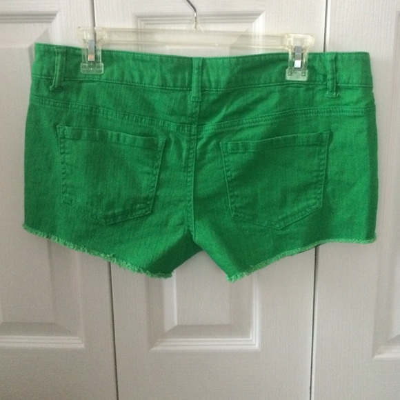 BRAND NEW green denim shorts - Picture 2 of 4
