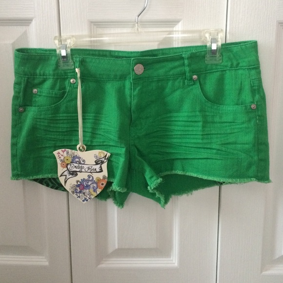 BRAND NEW green denim shorts - Picture 4 of 4
