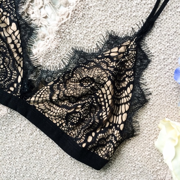 Black lace bralette - Picture 2 of 4