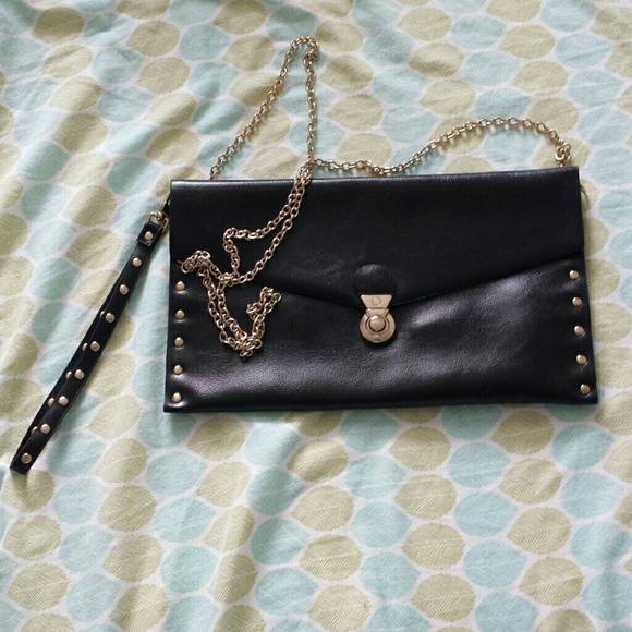 Black clutch