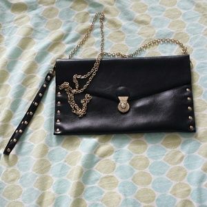 Black clutch