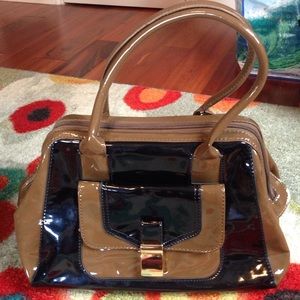 *PRICE FIRM* London Fog Bag
