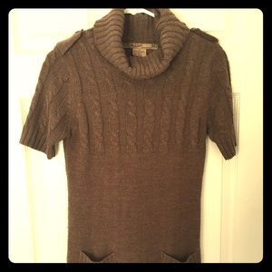 Short sleeve sweater
