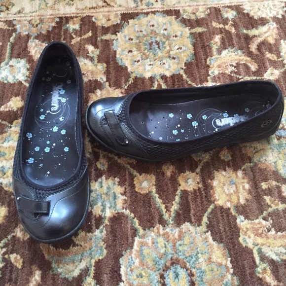 Sketchers active walking shoes