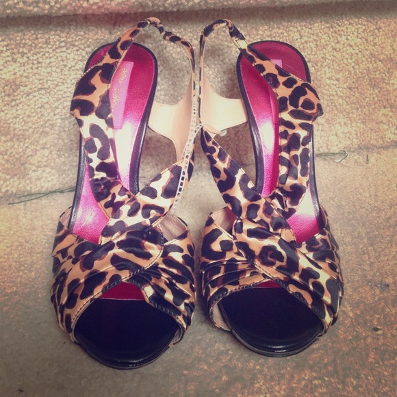 Cute leopard Betsey Johnson heels