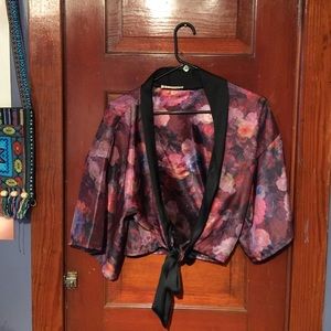 FLORAL KIMONO TOP - URBAN OUTFITTERS - BOHO - S FLORAL KIMONO TOP - URBAN OUTFITTERS - BOHO - S