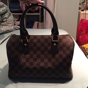 SALE!!! TODAY ONLY. Designer inspired dameir purse