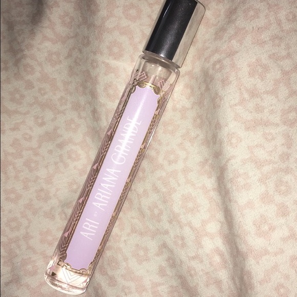Ariana grande perfume