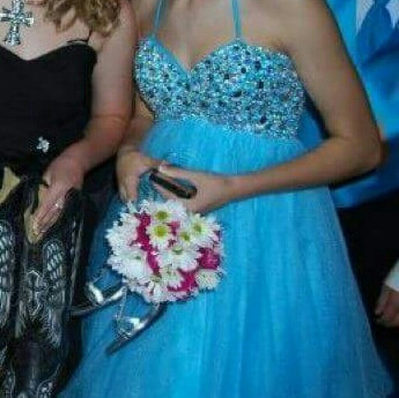 PROM DRESS - Picture 2 of 4