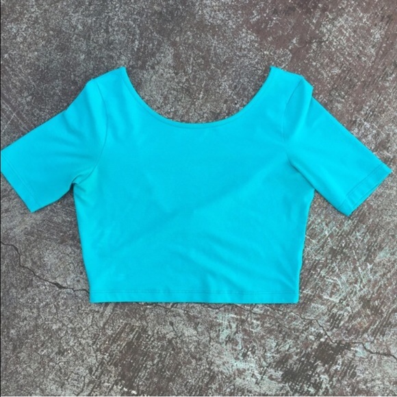 Cropped Top - Picture 2 of 2