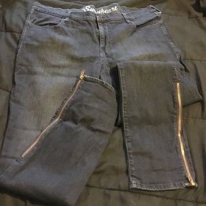 Old Navy Sweetheart Jean w/zip accent