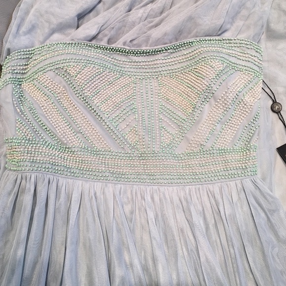 👗Strapless beaded bodice floor length tulle gown - Picture 3 of 4