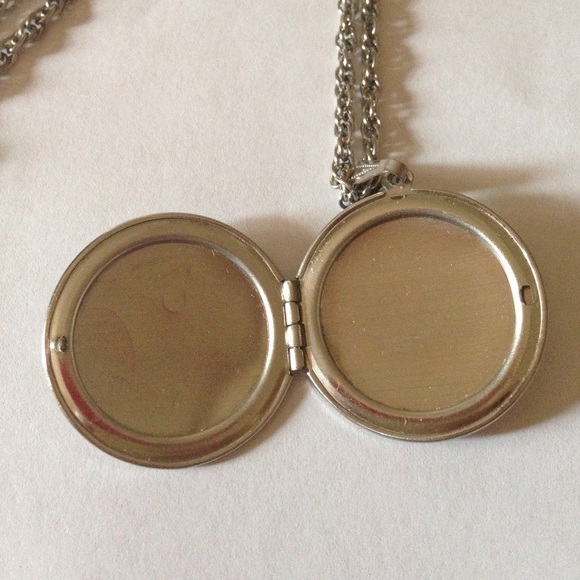 Locket necklace - Picture 2 of 3