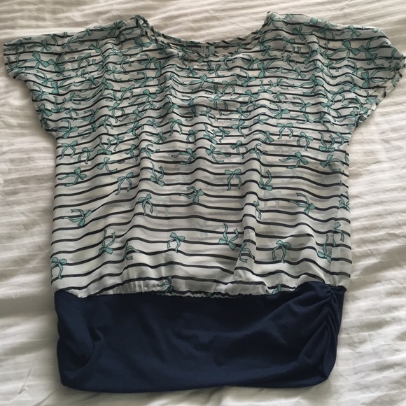 🌟🌸 Sale!! Going to donation soon! Sheer bows top