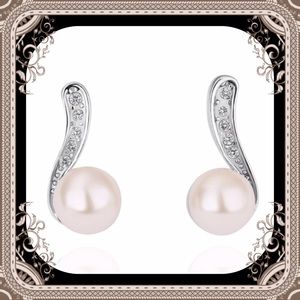 🆕🎉💥Final Sale💥🎉 Faux Pearl earrings