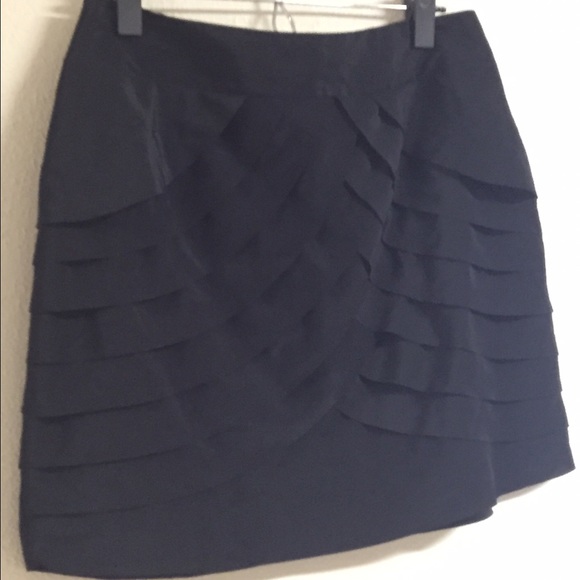 Sold in bundle- Black Boutique Skirt - Picture 3 of 3