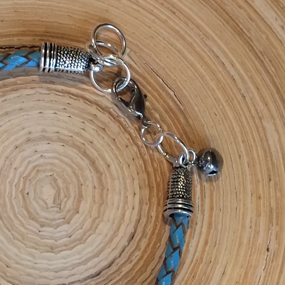 Braided leather bracelet - Picture 2 of 4