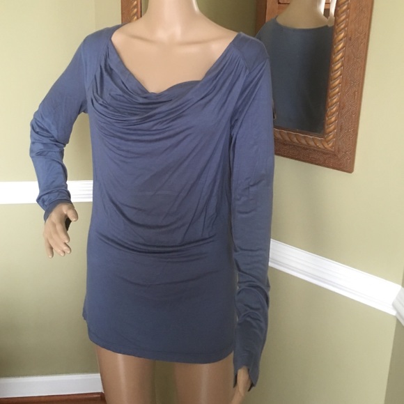 Gorgeous top - Picture 2 of 5