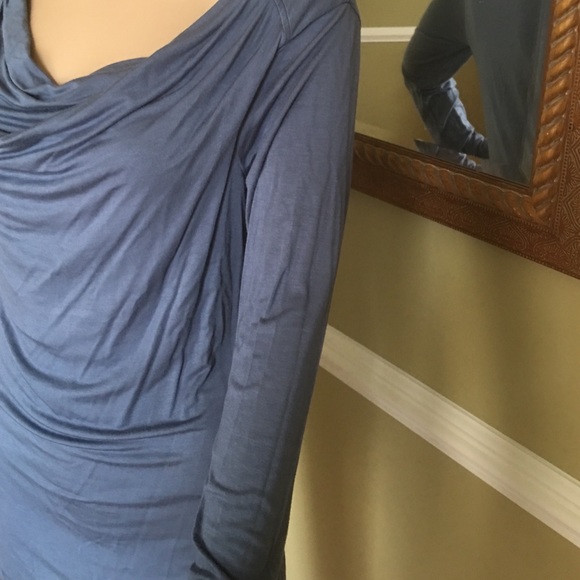 Gorgeous top - Picture 4 of 5