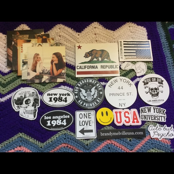 5 postcards and 15 Stickers Brandy Melville 💕