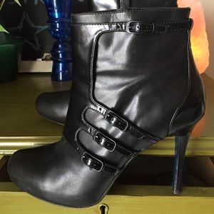 Cole Haan Nike air short boot!