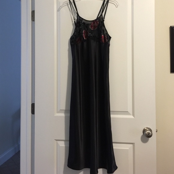💐Long Satiny Feel Nightgown