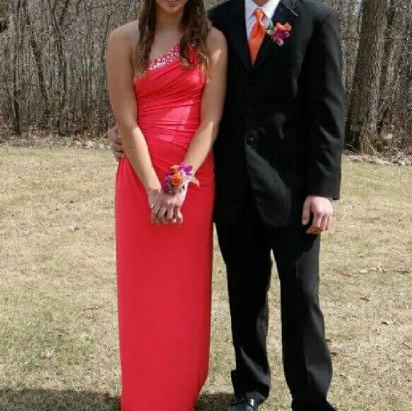 Orange prom dress!