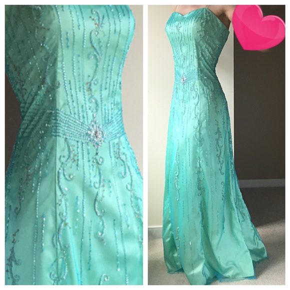 💖Le Gala by Mon Cheri Sequin Gown💖